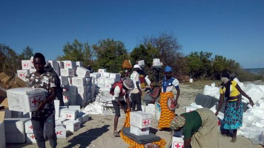 Cruz Vermelha distribue víveres para vítimas do Ciclone Kenneth em Cabo Delgado