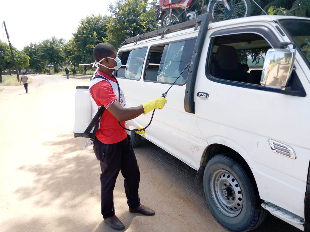 Em Maringue, voluntários promovem acções de lavagem das mãos, palestras e pulverização de transportes de passageiros